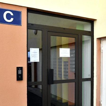 Апартаменты Le Calme Et La Luminosite Du Port Ideal Pour Un Bon Sejour Лёкат Экстерьер фото
