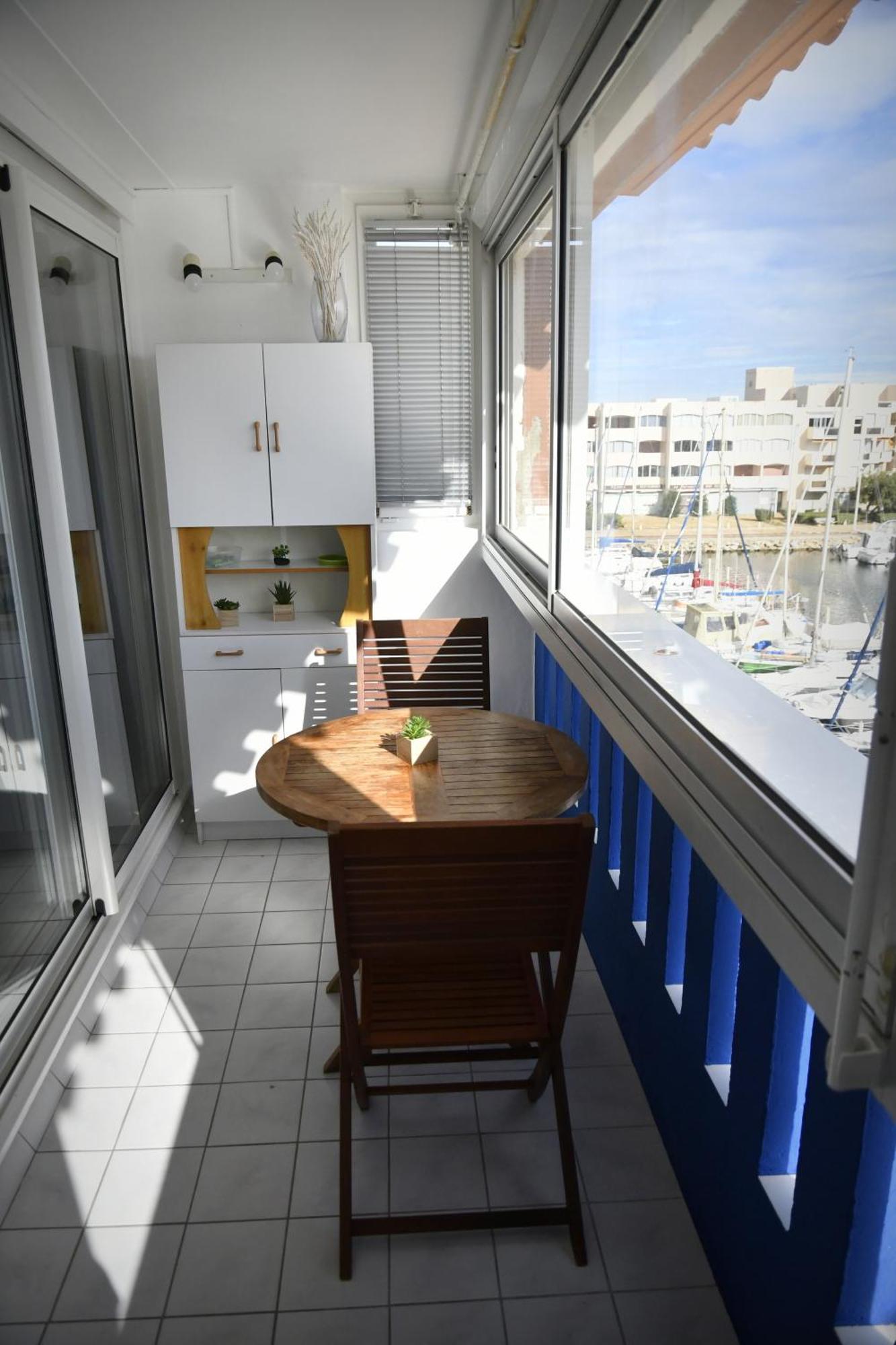 Апартаменты Le Calme Et La Luminosite Du Port Ideal Pour Un Bon Sejour Лёкат Экстерьер фото